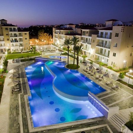 Elysia Park Ameliya 202 Apartment Пафос Екстериор снимка