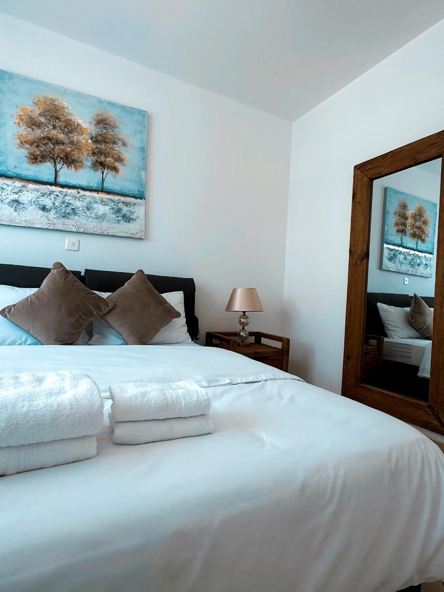 Elysia Park Ameliya 202 Apartment Пафос Екстериор снимка