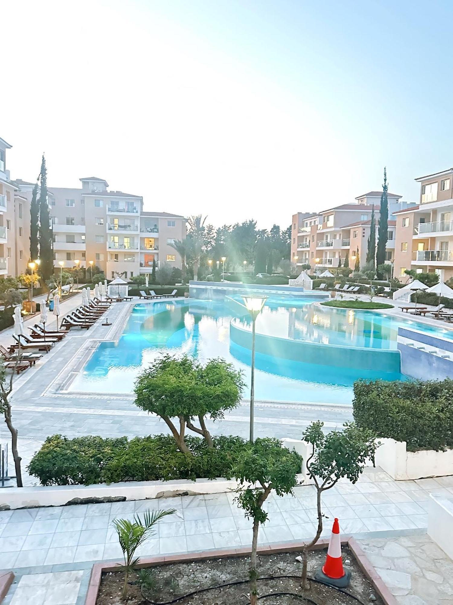 Elysia Park Ameliya 202 Apartment Пафос Екстериор снимка