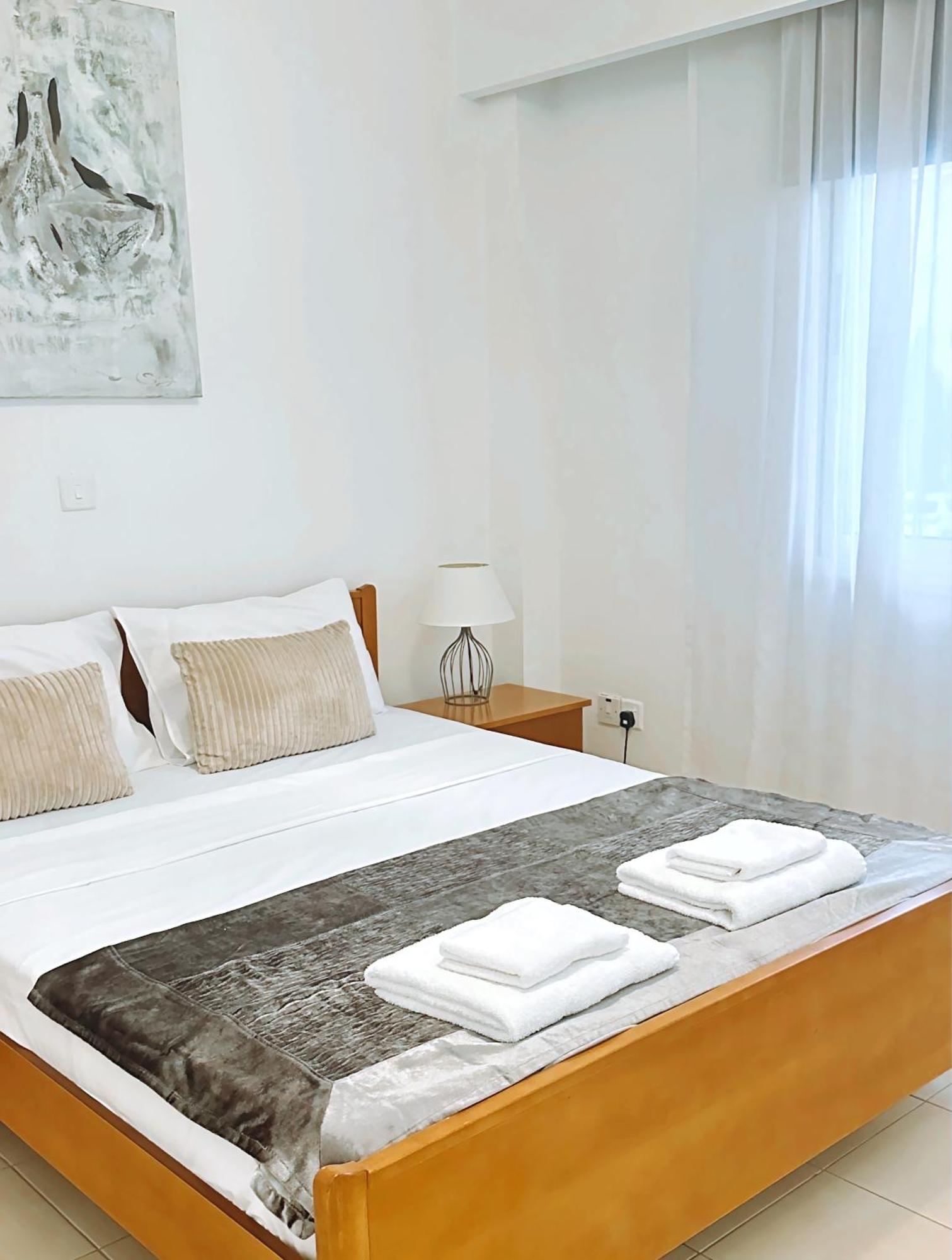 Elysia Park Ameliya 202 Apartment Пафос Екстериор снимка