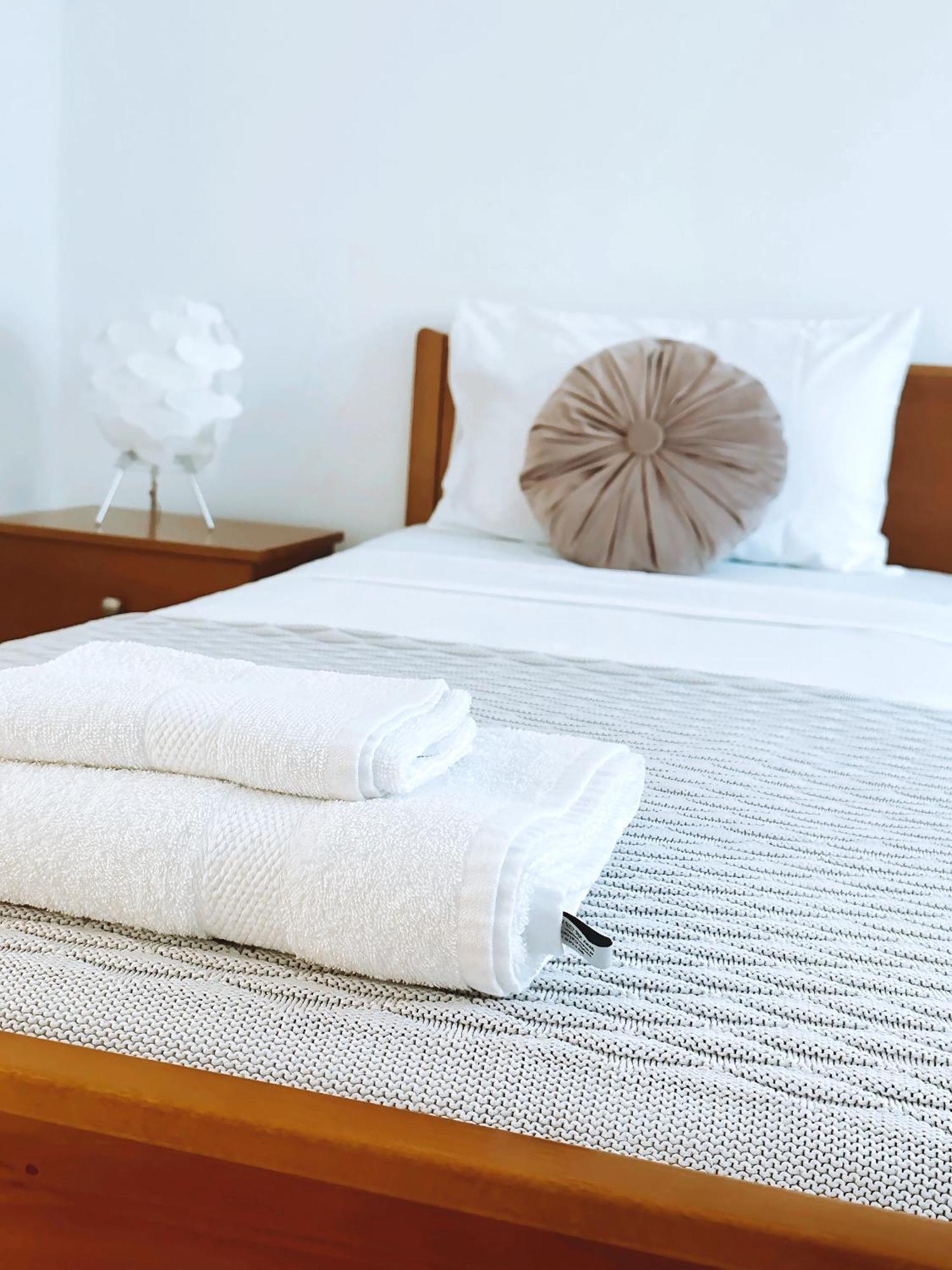 Elysia Park Ameliya 202 Apartment Пафос Екстериор снимка