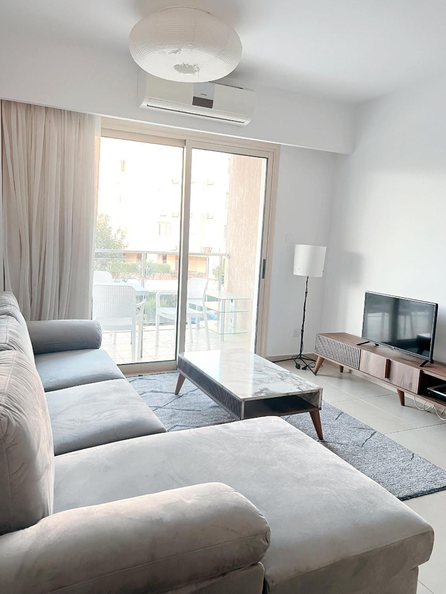 Elysia Park Ameliya 202 Apartment Пафос Екстериор снимка